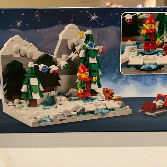 Lego Limited Edition 2022 Winter Elves Scene - Picture 2 of 2